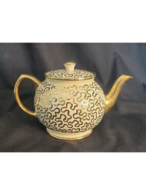 Vintage Sadler Tea Pot, Burslem, Stoke-on-Trent, England Gold Squiggles on Cream